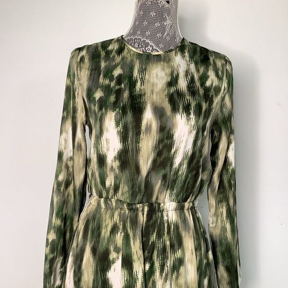 Cavalier dress size small - Picture 3 of 5